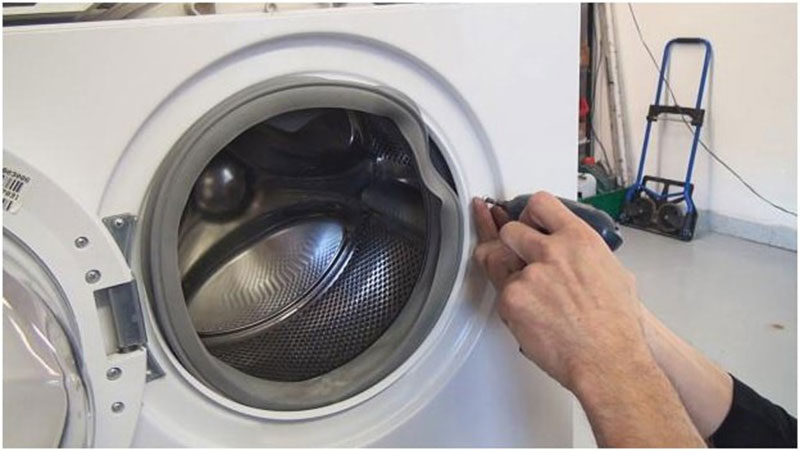 آیا بین فیلتر تخلیه و نشت آب از ماشین لباسشویی کنوود رابطه ای وجود دارد؟